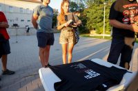 Benkovac: Organizatori benkovačkog festivala “Nosi se” koji je odgođen nakon prosvjeda branitelja održali mirni prosvjed Benkovac: Organizatori benkovačkog festivala “Nosi se” koji je odgođen nakon prosvjeda branitelja održali mirni prosvjed