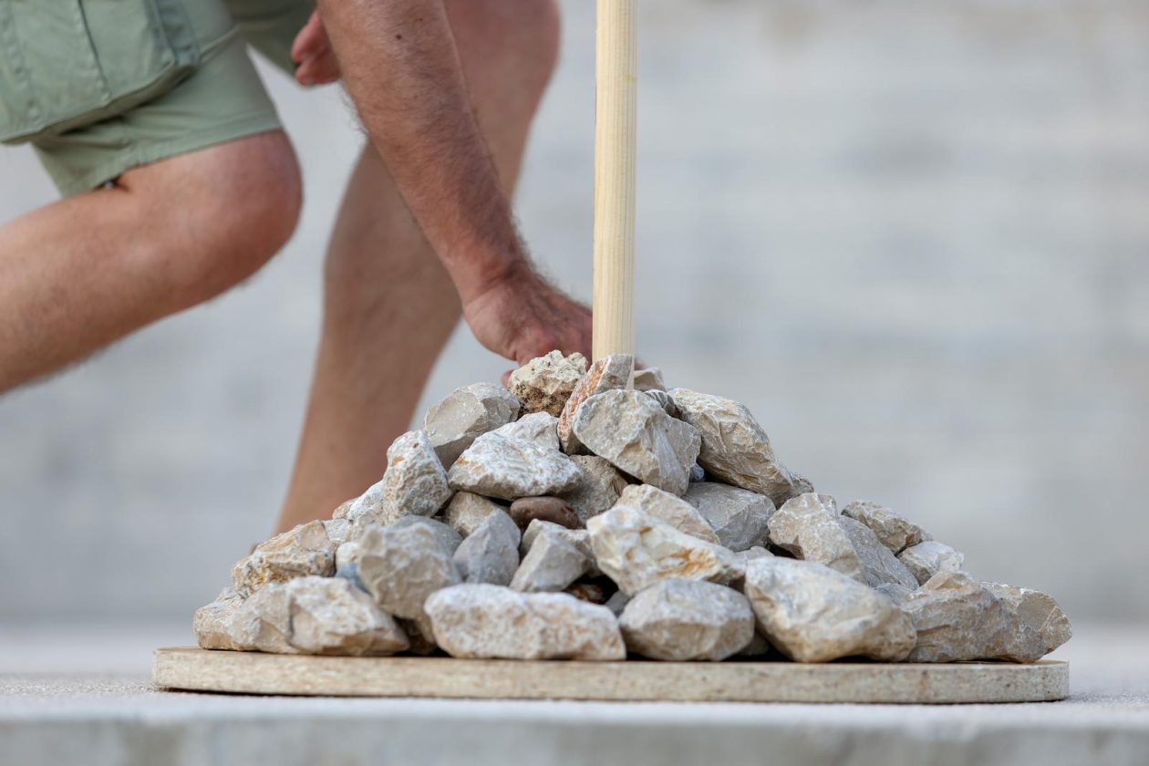 Benkovac: Organizatori benkovačkog festivala “Nosi se” koji je odgođen nakon prosvjeda branitelja održali mirni prosvjed Benkovac: Organizatori benkovačkog festivala “Nosi se” koji je odgođen nakon prosvjeda branitelja održali mirni prosvjed