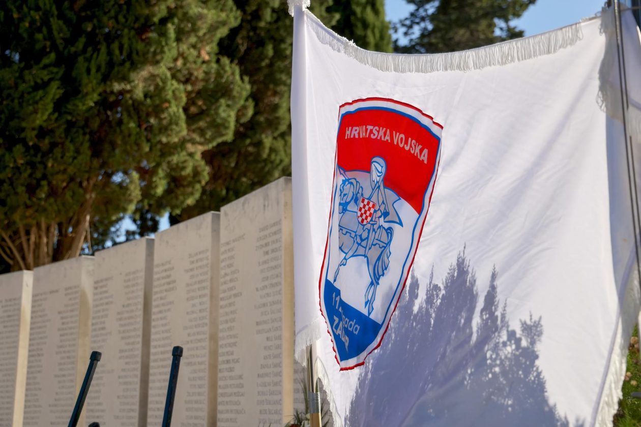 Polaganje vijenaca povodom Dana obrane grada