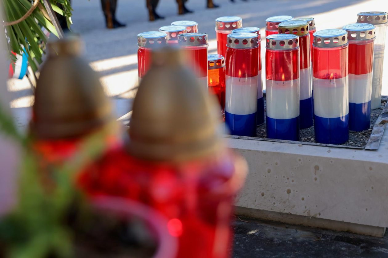 Polaganje vijenaca povodom Dana obrane grada