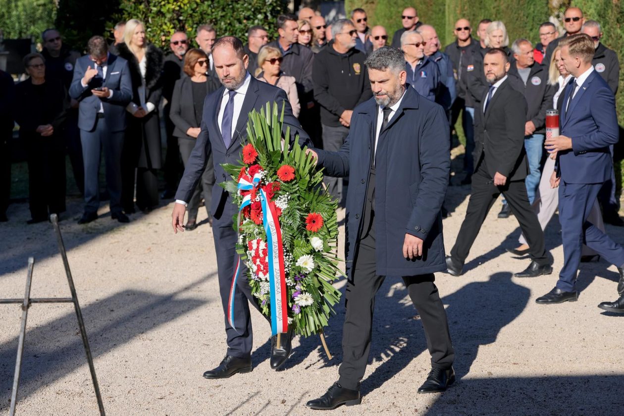 Polaganje vijenaca povodom Dana obrane grada