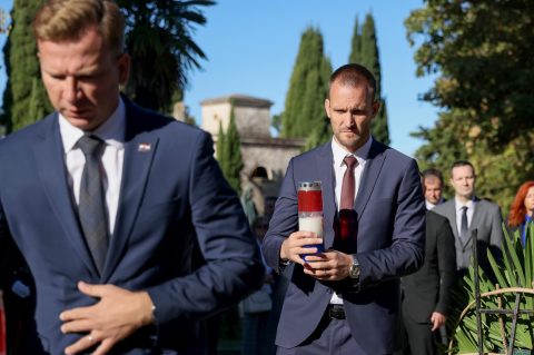 Polaganje vijenaca povodom Dana obrane grada