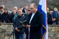 Predsjednik Milanović u Medviđi obilježio 33. obljetnicu stradanja civilnih žrtava u Domovinskom ratu Predsjednik Milanović u Medviđi obilježio 33. obljetnicu stradanja civilnih žrtava u Domovinskom ratu