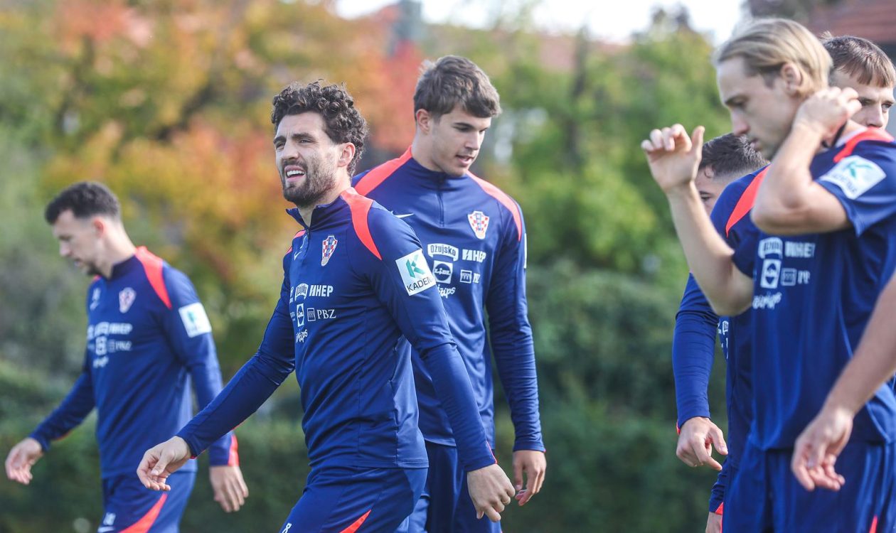 Hrvatska nogometna reprezentacija na treningu u Maksimiru uoci utakmice protiv Ceske u kvalifikacijskoj utakmici za Svjetsko prvenstvo Hrvatska nogometna reprezentacija na treningu u Maksimiru uoci utakmice protiv Ceske u kvalifikacijskoj utakmici za Svjetsko prvenstvo