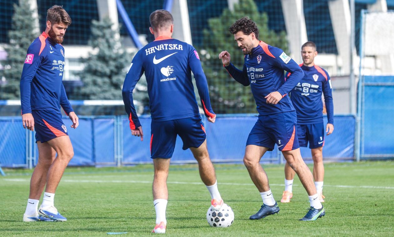 Hrvatska nogometna reprezentacija na treningu u Maksimiru uoci utakmice protiv Ceske u kvalifikacijskoj utakmici za Svjetsko prvenstvo Hrvatska nogometna reprezentacija na treningu u Maksimiru uoci utakmice protiv Ceske u kvalifikacijskoj utakmici za Svjetsko prvenstvo