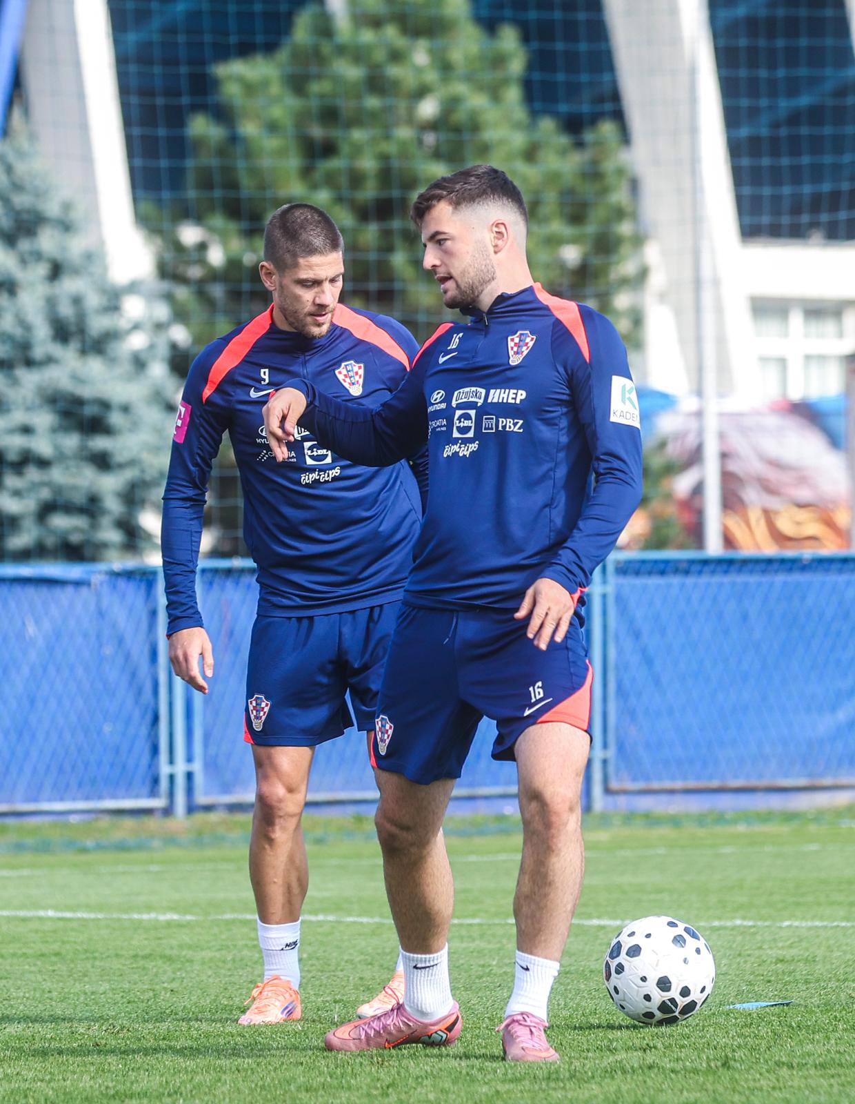 Hrvatska nogometna reprezentacija na treningu u Maksimiru uoci utakmice protiv Ceske u kvalifikacijskoj utakmici za Svjetsko prvenstvo Hrvatska nogometna reprezentacija na treningu u Maksimiru uoci utakmice protiv Ceske u kvalifikacijskoj utakmici za Svjetsko prvenstvo