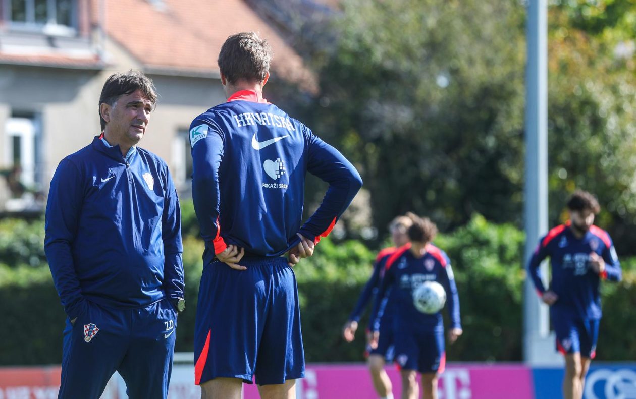 Hrvatska nogometna reprezentacija na treningu u Maksimiru uoci utakmice protiv Ceske u kvalifikacijskoj utakmici za Svjetsko prvenstvo Hrvatska nogometna reprezentacija na treningu u Maksimiru uoci utakmice protiv Ceske u kvalifikacijskoj utakmici za Svjetsko prvenstvo