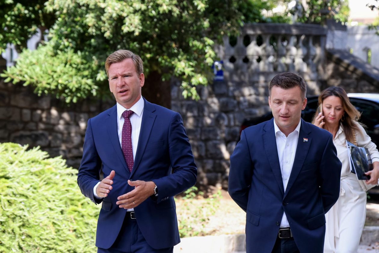 Zadar: Sastanak ministra Olega Butkovića sa županom Josipom Bilaverom