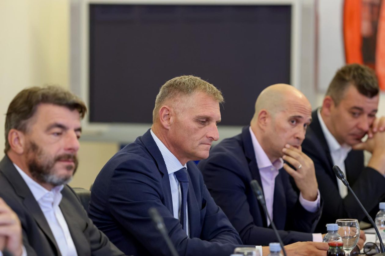 Zadar: Sastanak ministra Olega Butkovića sa županom Josipom Bilaverom