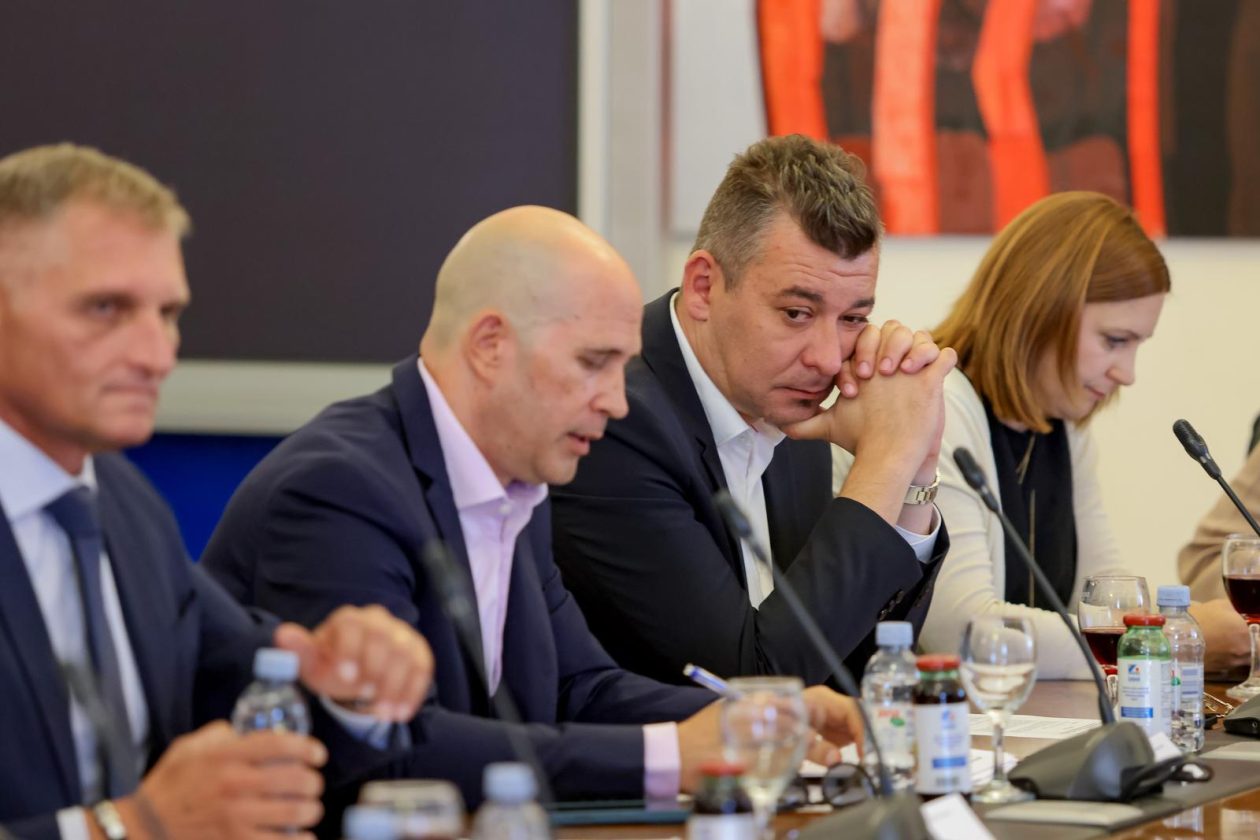 Zadar: Sastanak ministra Olega Butkovića sa županom Josipom Bilaverom