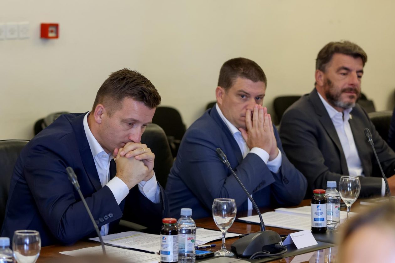 Zadar: Sastanak ministra Olega Butkovića sa županom Josipom Bilaverom