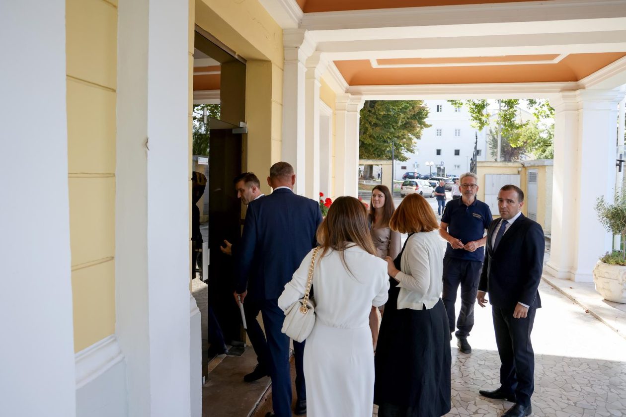 Zadar: Sastanak ministra Olega Butkovića sa županom Josipom Bilaverom