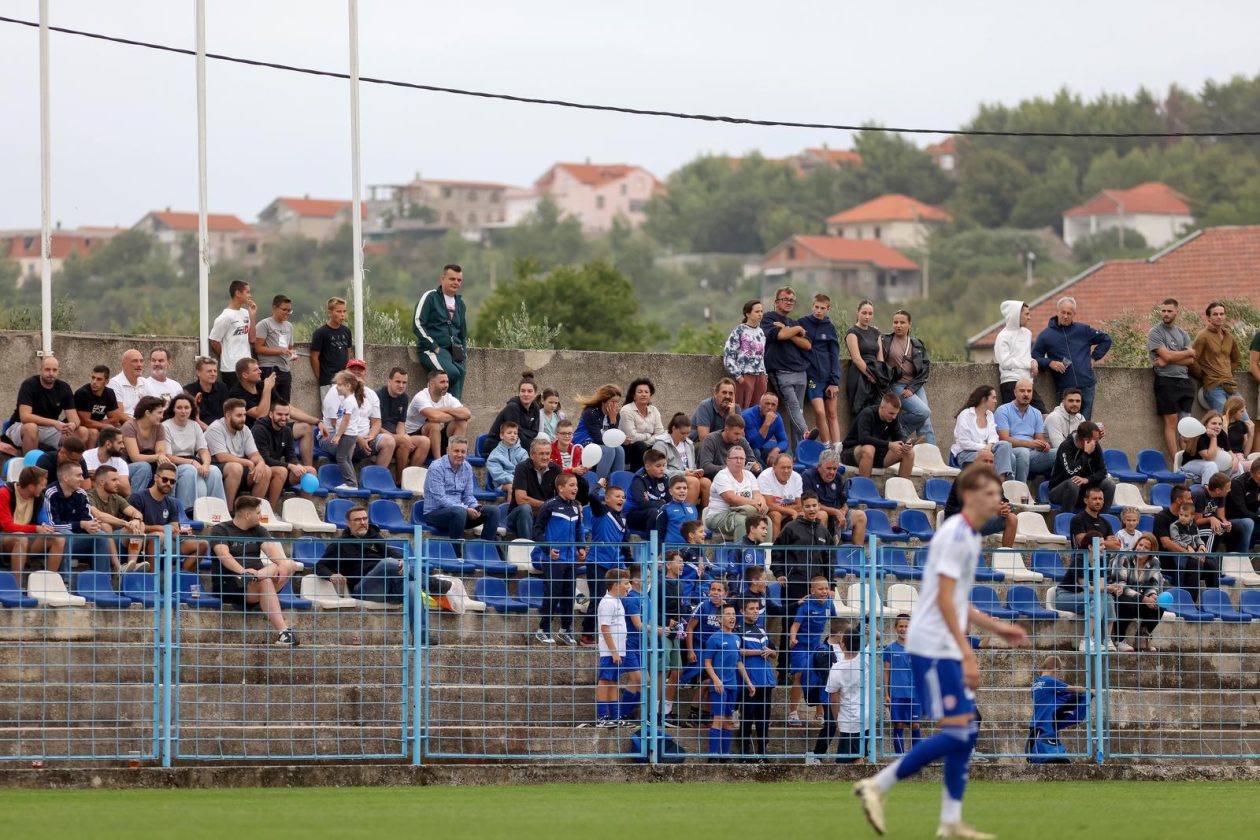 Benkovac: Prijateljska utakmica  između Velebita i Hajduka povodom 100. rođendana kluba iz Benkovca