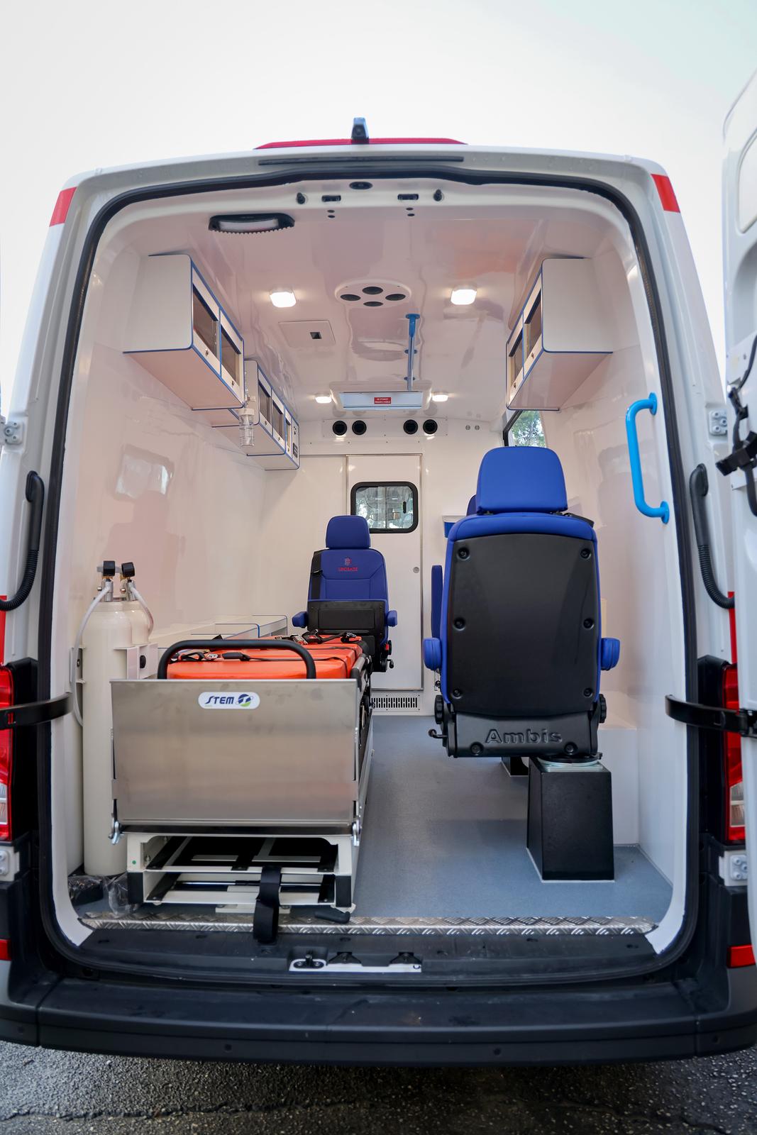 Primopredaja sedam novih vozila namijenjenih za sanitetski prijevoz – hitna pomoć Primopredaja sedam novih vozila namijenjenih za sanitetski prijevoz – hitna pomoć