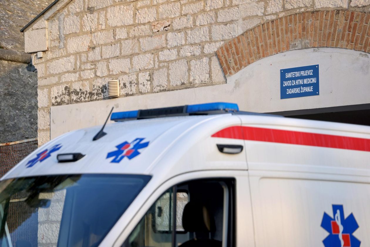 Primopredaja sedam novih vozila namijenjenih za sanitetski prijevoz – hitna pomoć Primopredaja sedam novih vozila namijenjenih za sanitetski prijevoz – hitna pomoć