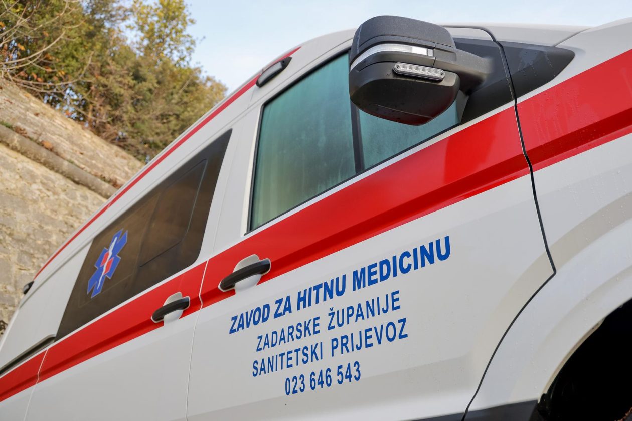 Primopredaja sedam novih vozila namijenjenih za sanitetski prijevoz – hitna pomoć Primopredaja sedam novih vozila namijenjenih za sanitetski prijevoz – hitna pomoć
