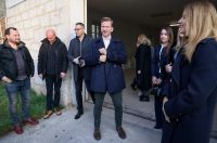 Primopredaja sedam novih vozila namijenjenih za sanitetski prijevoz – hitna pomoć Primopredaja sedam novih vozila namijenjenih za sanitetski prijevoz – hitna pomoć