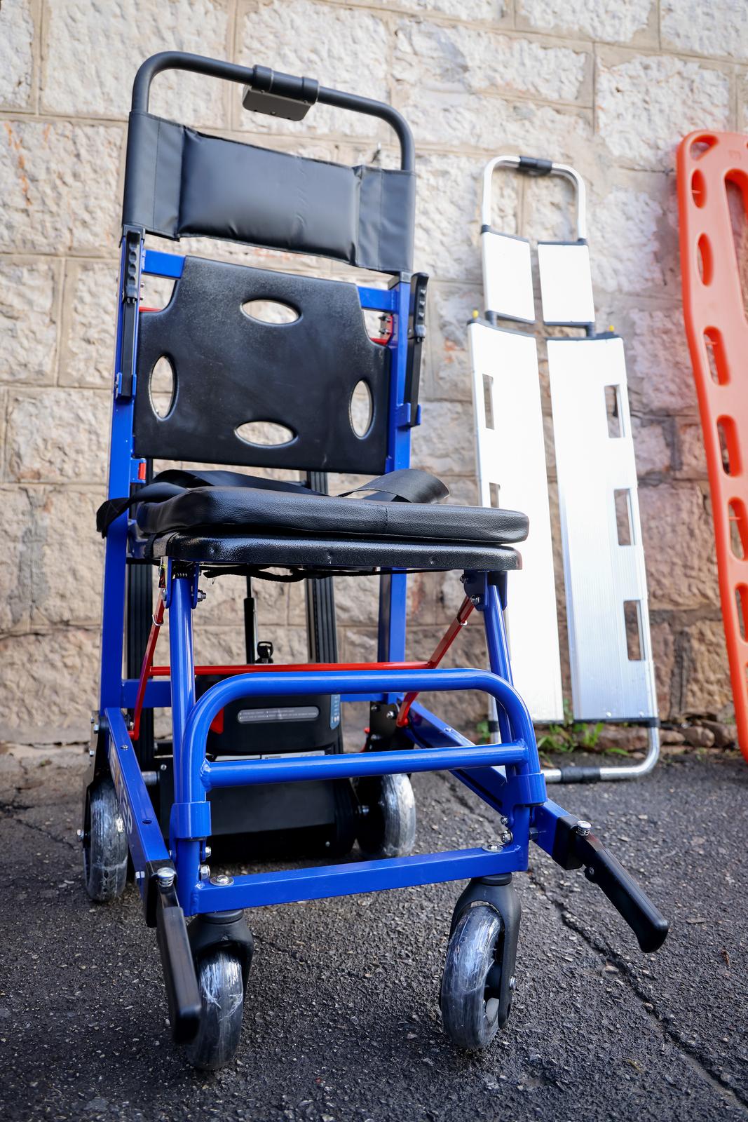 Primopredaja sedam novih vozila namijenjenih za sanitetski prijevoz – hitna pomoć Primopredaja sedam novih vozila namijenjenih za sanitetski prijevoz – hitna pomoć