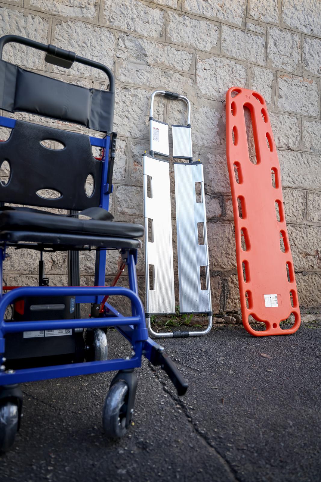 Primopredaja sedam novih vozila namijenjenih za sanitetski prijevoz – hitna pomoć Primopredaja sedam novih vozila namijenjenih za sanitetski prijevoz – hitna pomoć