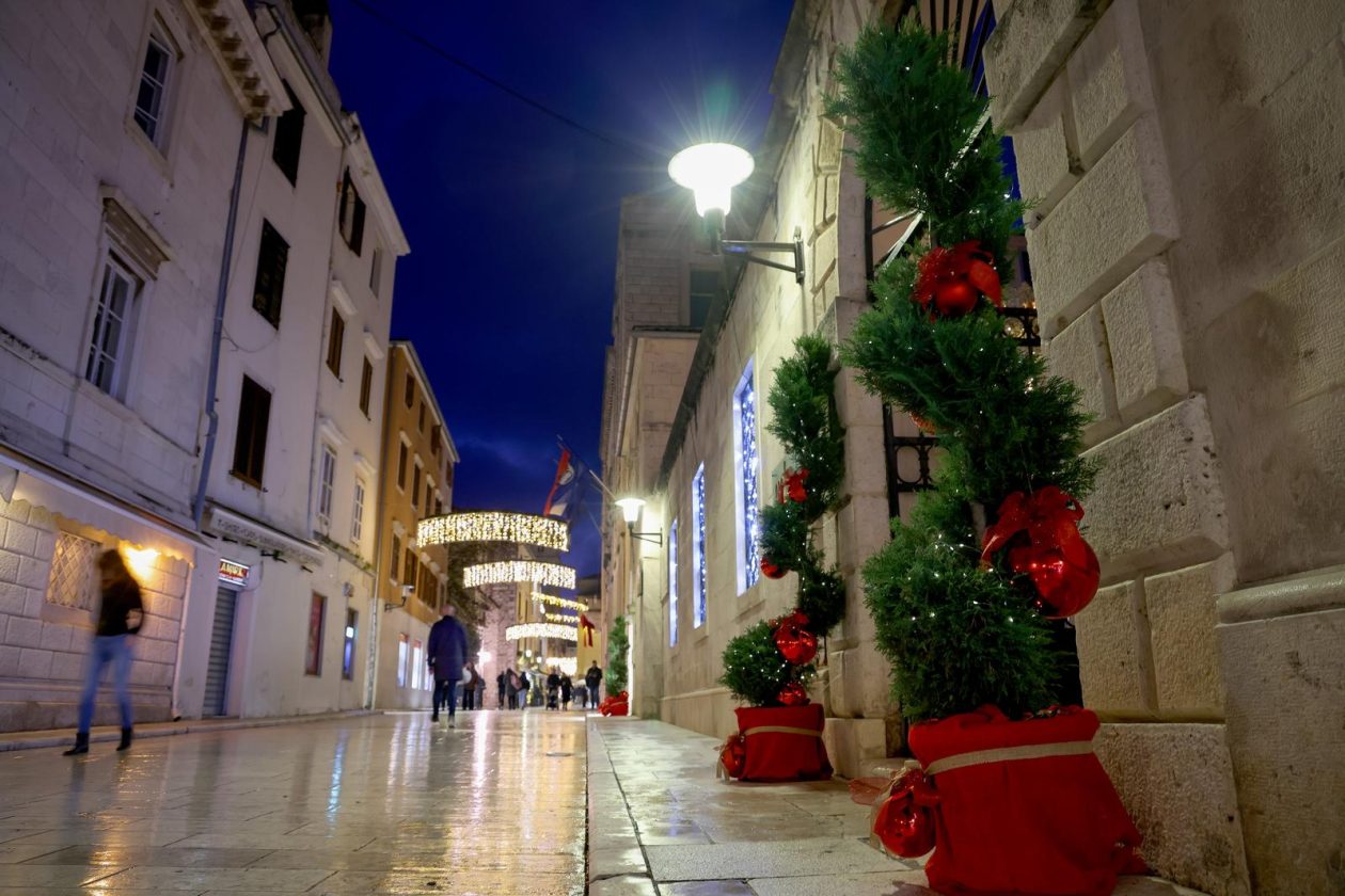 Noćne fotografije ukrašenog grada Noćne fotografije ukrašenog grada