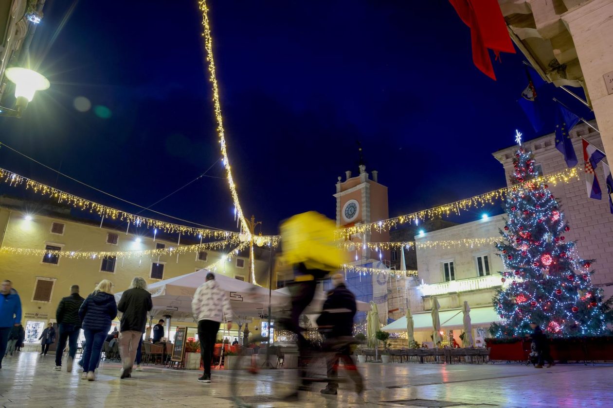 Noćne fotografije ukrašenog grada Noćne fotografije ukrašenog grada
