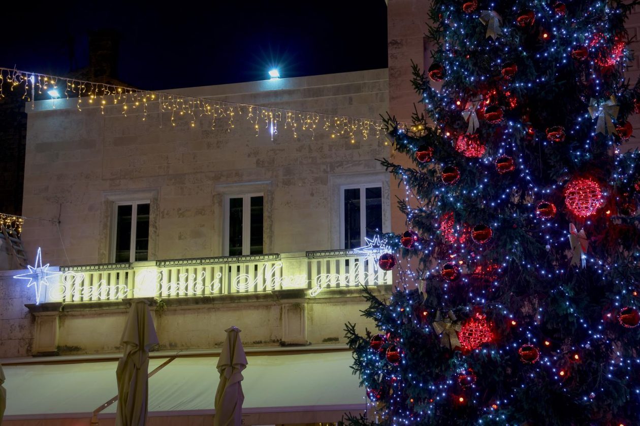 Noćne fotografije ukrašenog grada Noćne fotografije ukrašenog grada