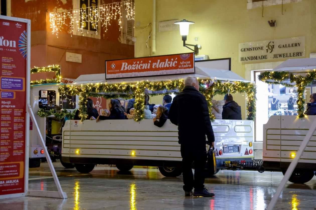 Noćne fotografije ukrašenog grada Noćne fotografije ukrašenog grada
