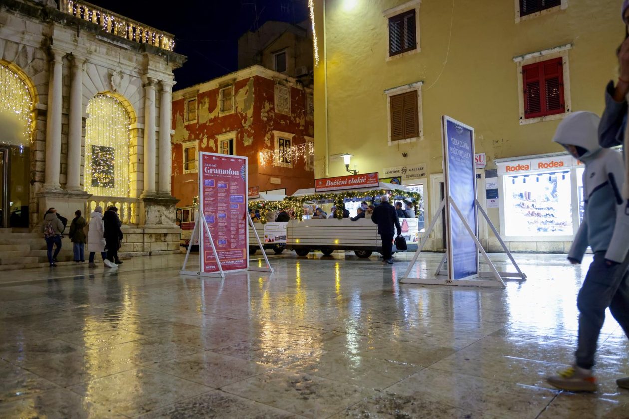Noćne fotografije ukrašenog grada Noćne fotografije ukrašenog grada