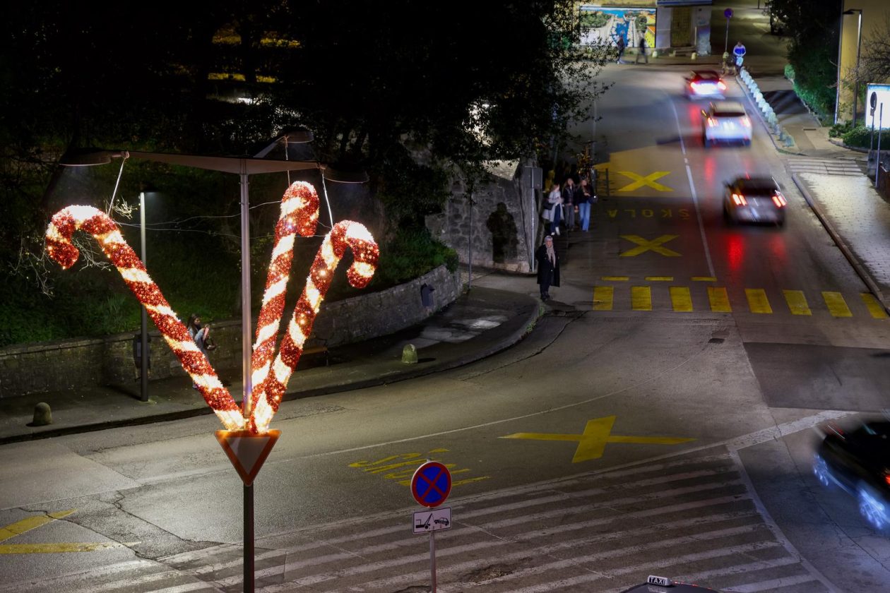 Noćne fotografije ukrašenog grada Noćne fotografije ukrašenog grada