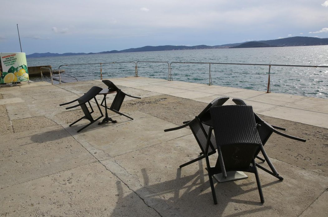 Zadar: Omiljeni bazen građana uz more još uvijek bez kupača