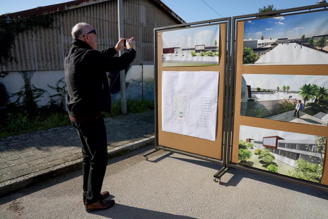 Zadar: Gradonačelnik Grada Zadra Šime Erlić potpisao je ugovor s tvrtkom Lavčević o izgradnji osnovne škole