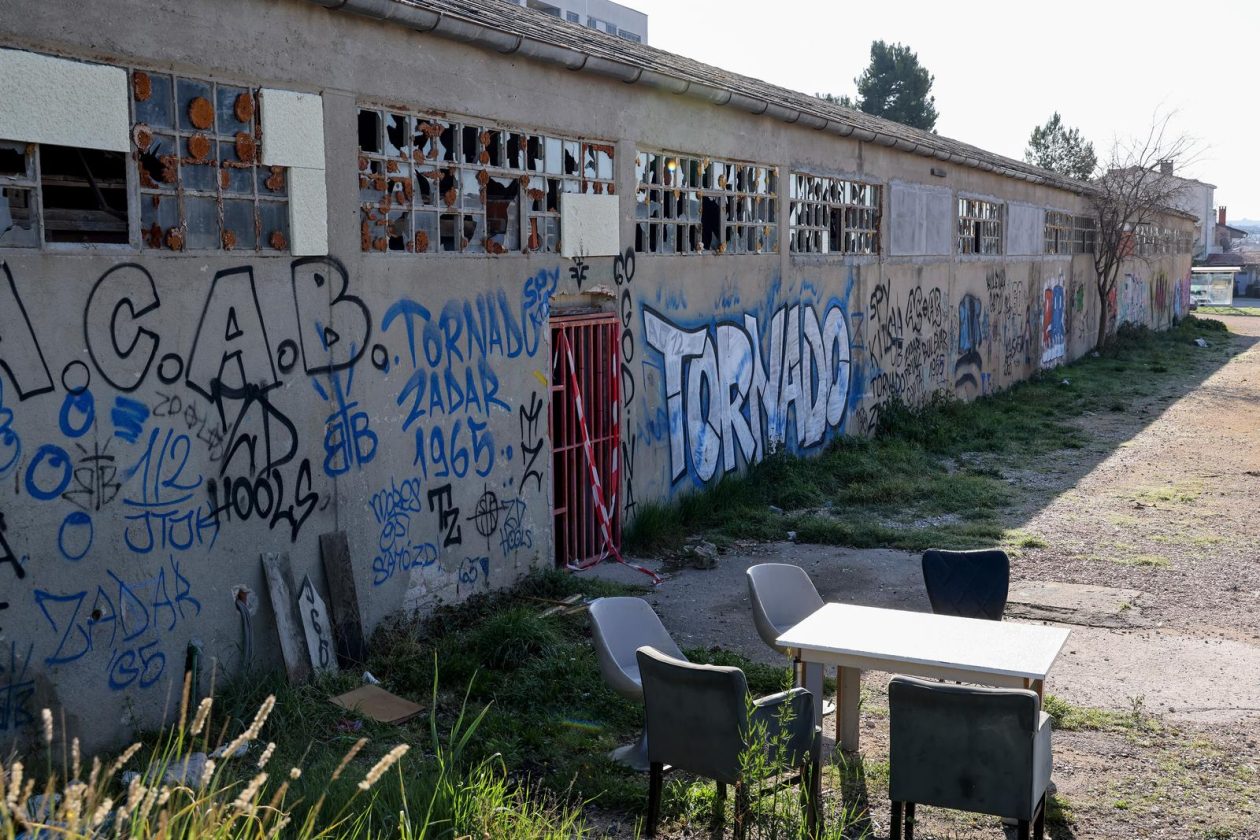 Zadar: Gradonačelnik Grada Zadra Šime Erlić potpisao je ugovor s tvrtkom Lavčević o izgradnji osnovne škole