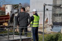 Zadar: Gradonačelnik Grada Zadra Šime Erlić potpisao je ugovor s tvrtkom Lavčević o izgradnji osnovne škole