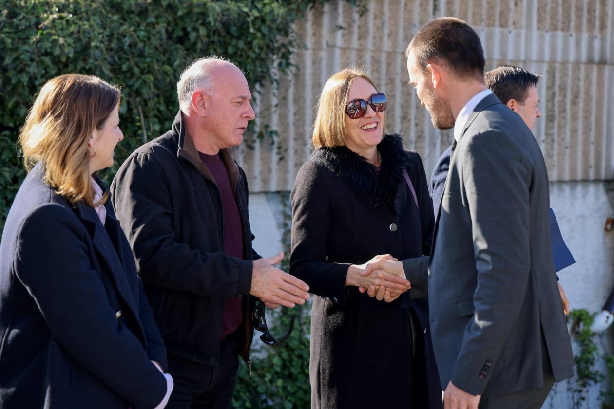 Zadar: Gradonačelnik Grada Zadra Šime Erlić potpisao je ugovor s tvrtkom Lavčević o izgradnji osnovne škole