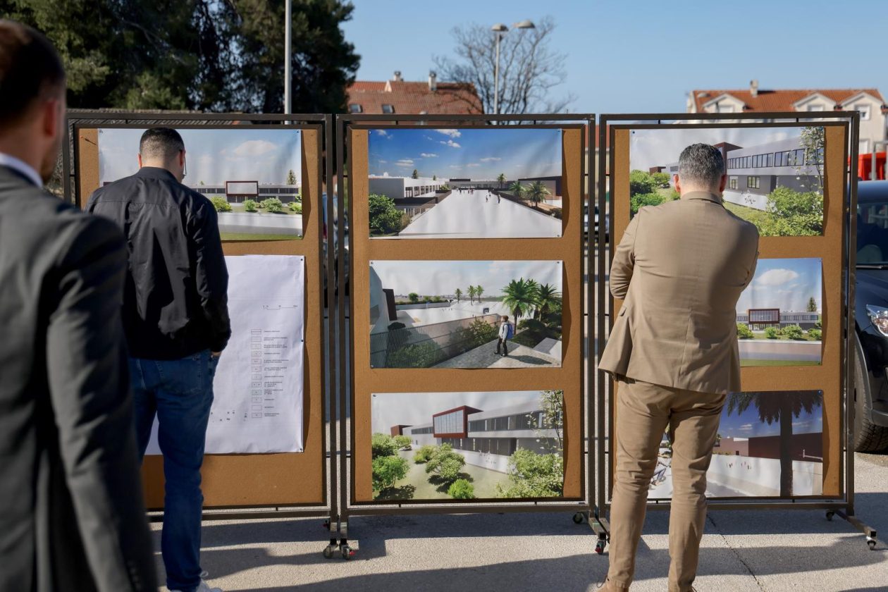 Zadar: Gradonačelnik Grada Zadra Šime Erlić potpisao je ugovor s tvrtkom Lavčević o izgradnji osnovne škole