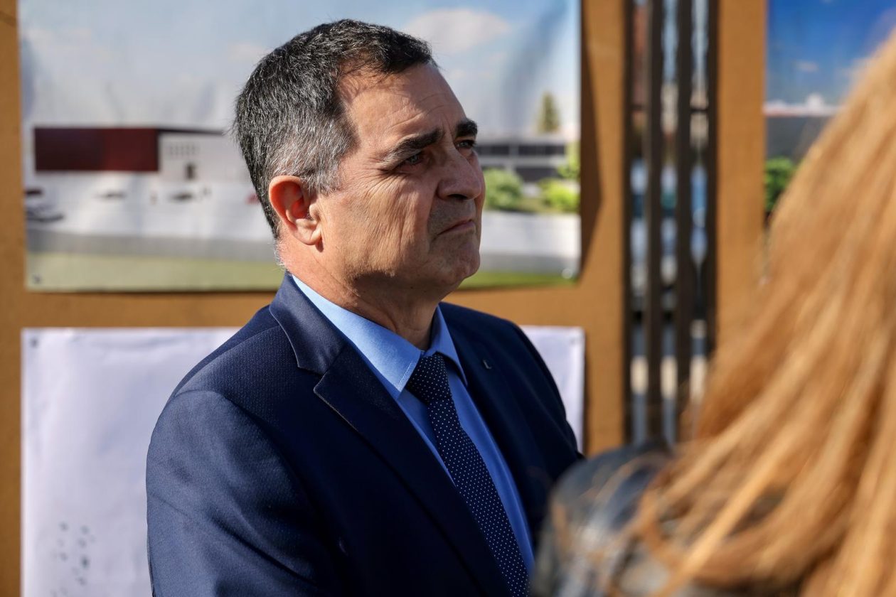 Zadar: Gradonačelnik Grada Zadra Šime Erlić potpisao je ugovor s tvrtkom Lavčević o izgradnji osnovne škole