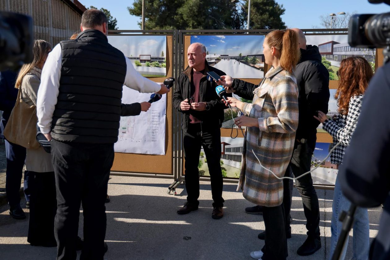 Zadar: Gradonačelnik Grada Zadra Šime Erlić potpisao je ugovor s tvrtkom Lavčević o izgradnji osnovne škole