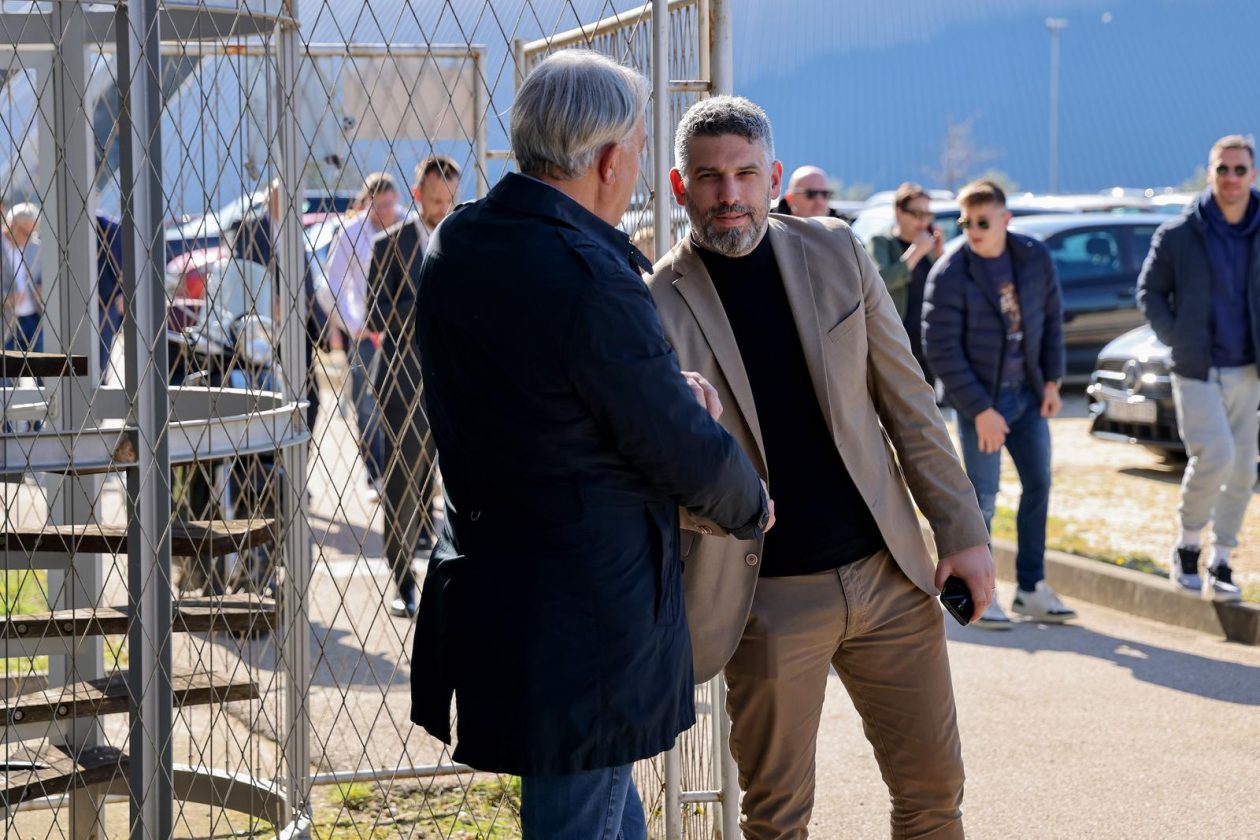 Zadar: Gradonačelnik Grada Zadra Šime Erlić potpisao je ugovor s trvtkom Lavčević o izgradnji olimpijskog bazena na Višnjiku