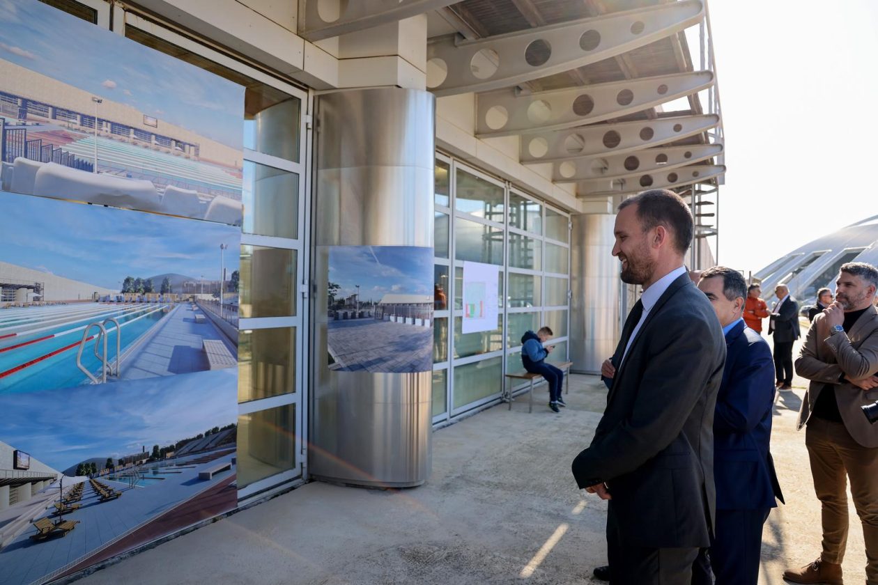 Zadar: Gradonačelnik Grada Zadra Šime Erlić potpisao je ugovor s trvtkom Lavčević o izgradnji olimpijskog bazena na Višnjiku