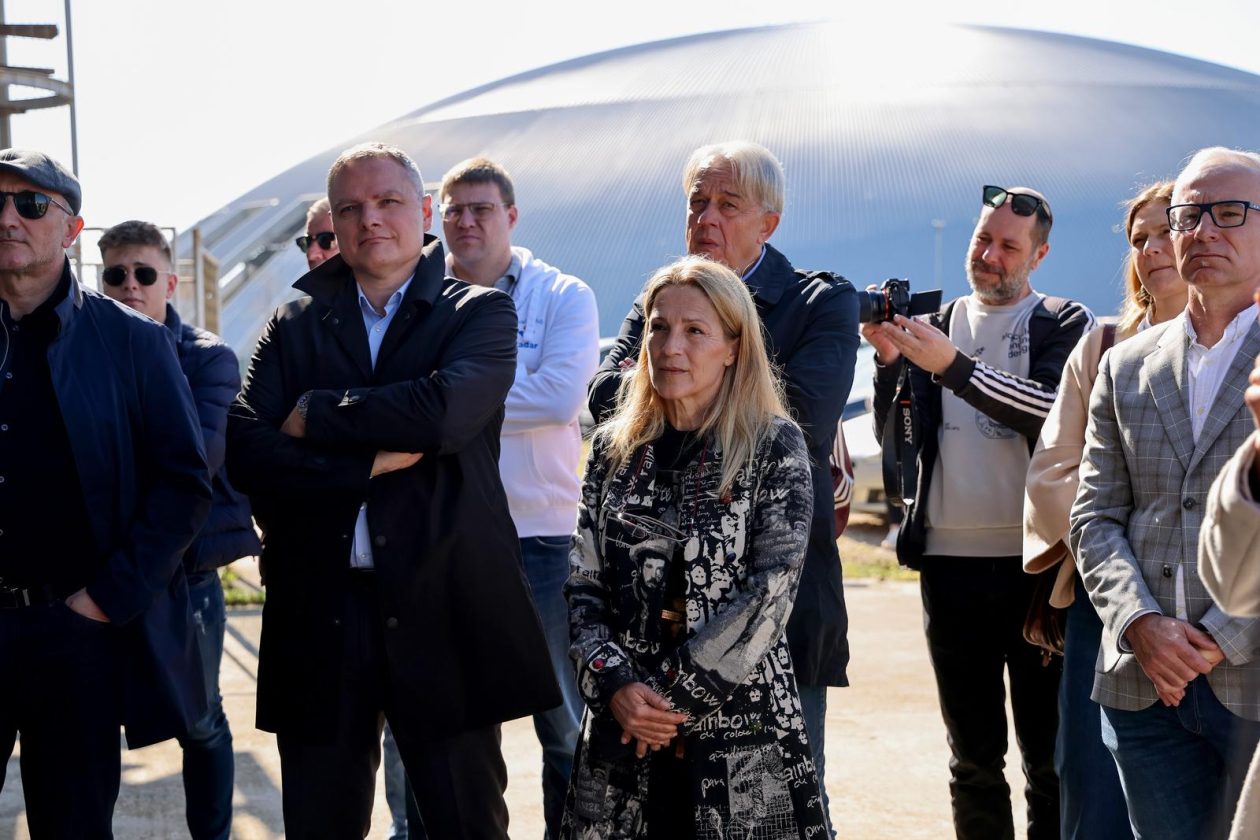 Zadar: Gradonačelnik Grada Zadra Šime Erlić potpisao je ugovor s trvtkom Lavčević o izgradnji olimpijskog bazena na Višnjiku