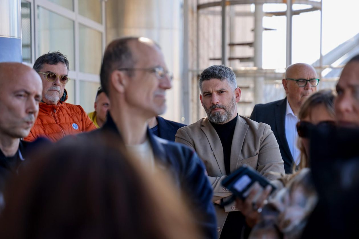 Zadar: Gradonačelnik Grada Zadra Šime Erlić potpisao je ugovor s trvtkom Lavčević o izgradnji olimpijskog bazena na Višnjiku