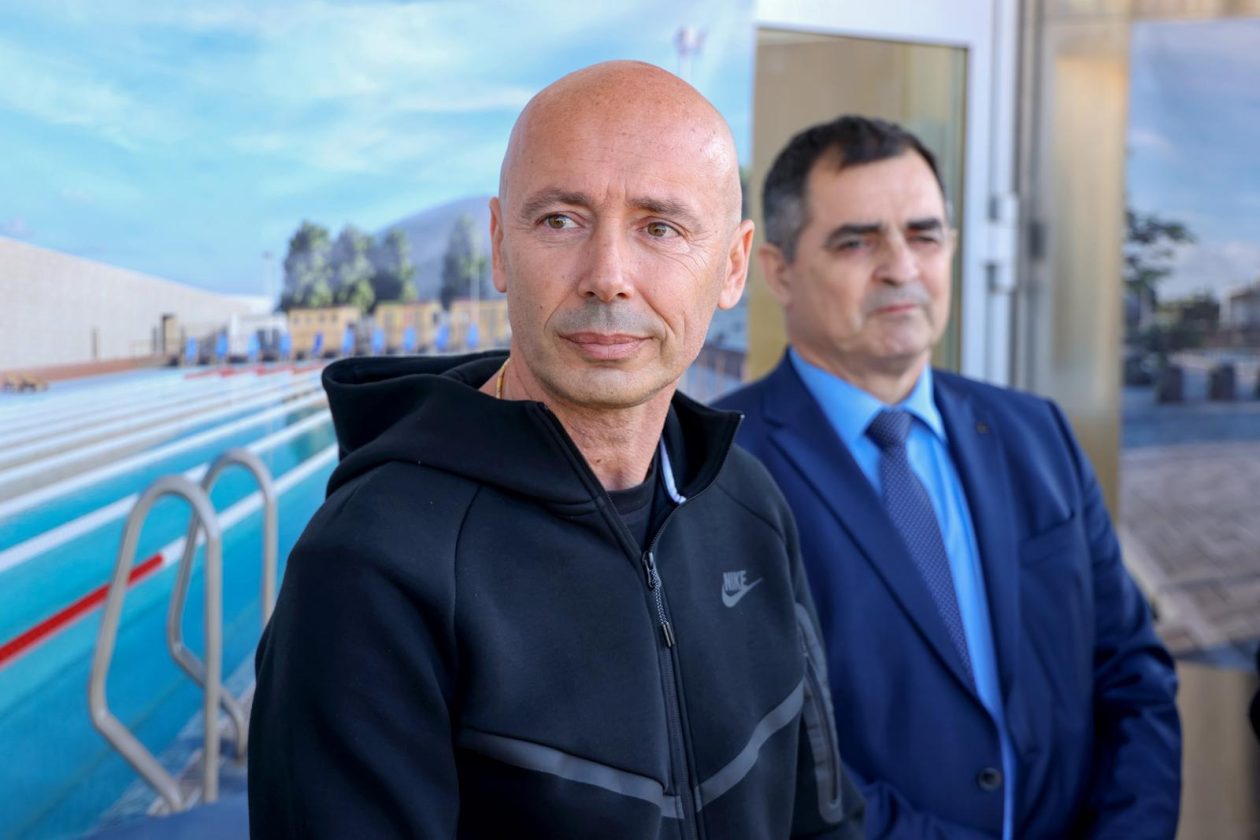Zadar: Gradonačelnik Grada Zadra Šime Erlić potpisao je ugovor s trvtkom Lavčević o izgradnji olimpijskog bazena na Višnjiku