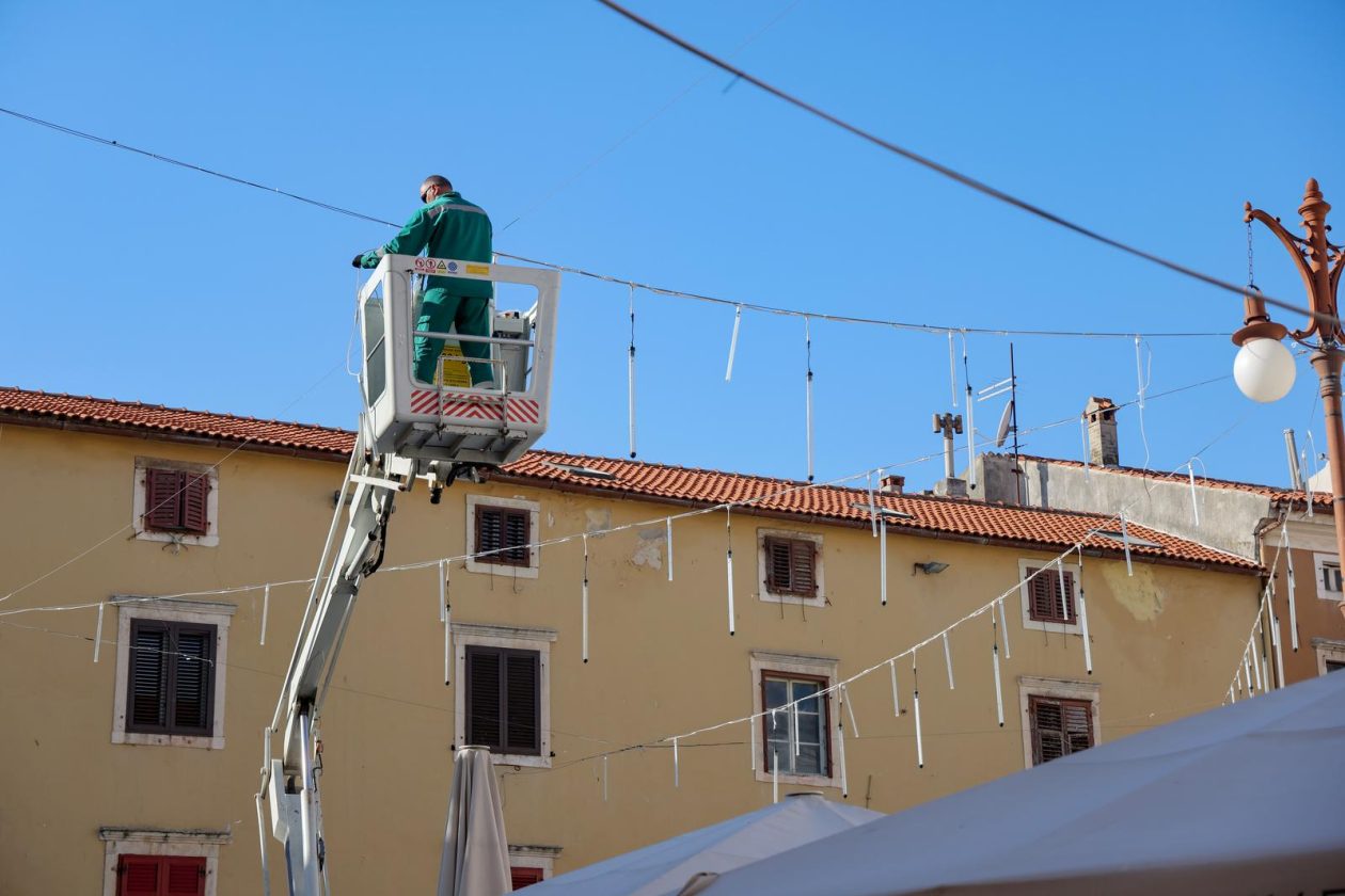 Blagdanski ukrasi u gradu Zadru