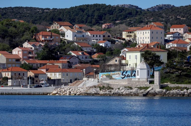 Sunčan dan u Salima na Dugom otoku