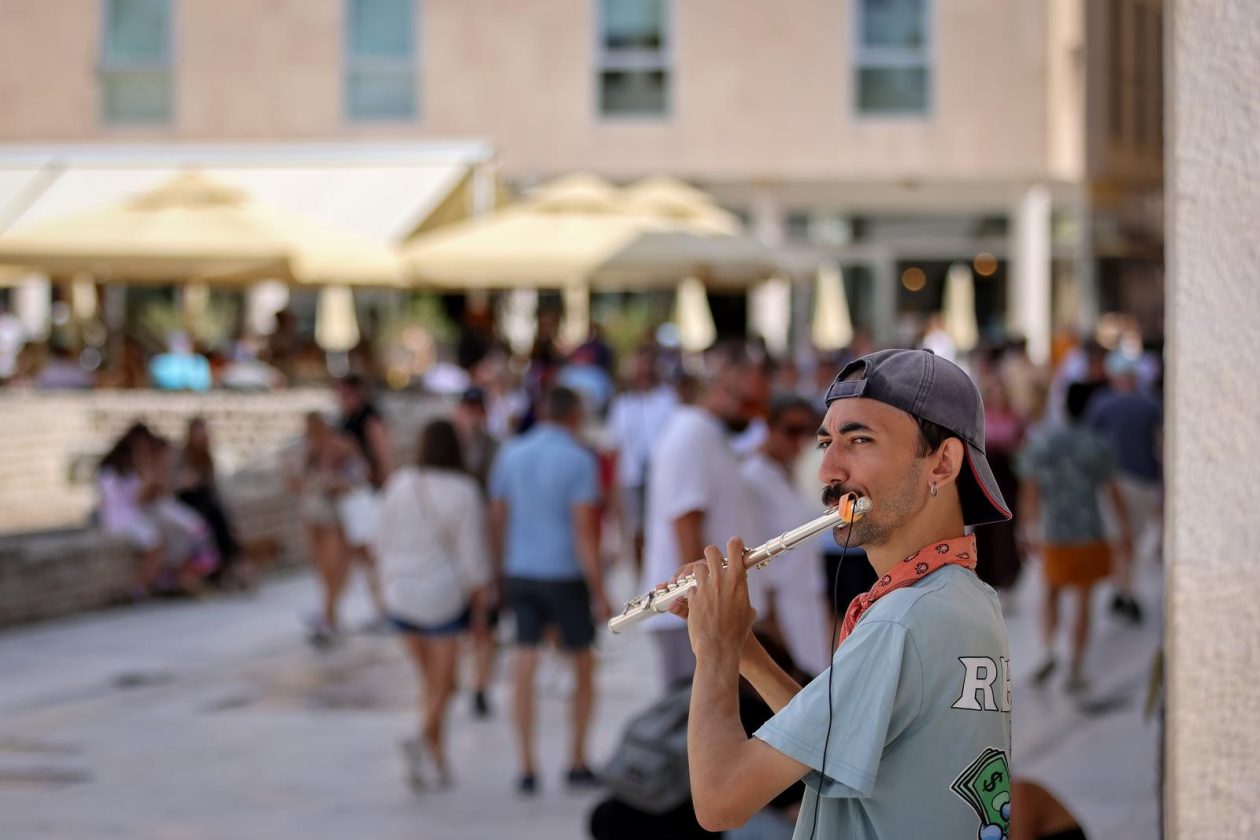 Zadar: Velik broj stranih gostiju u centru grada