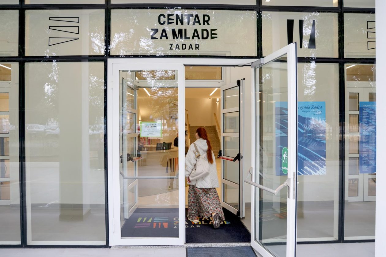 Ulična umjetnost u sklopu proslave Dana grada Zadra – novi murali niknuli kod Centra za mlade