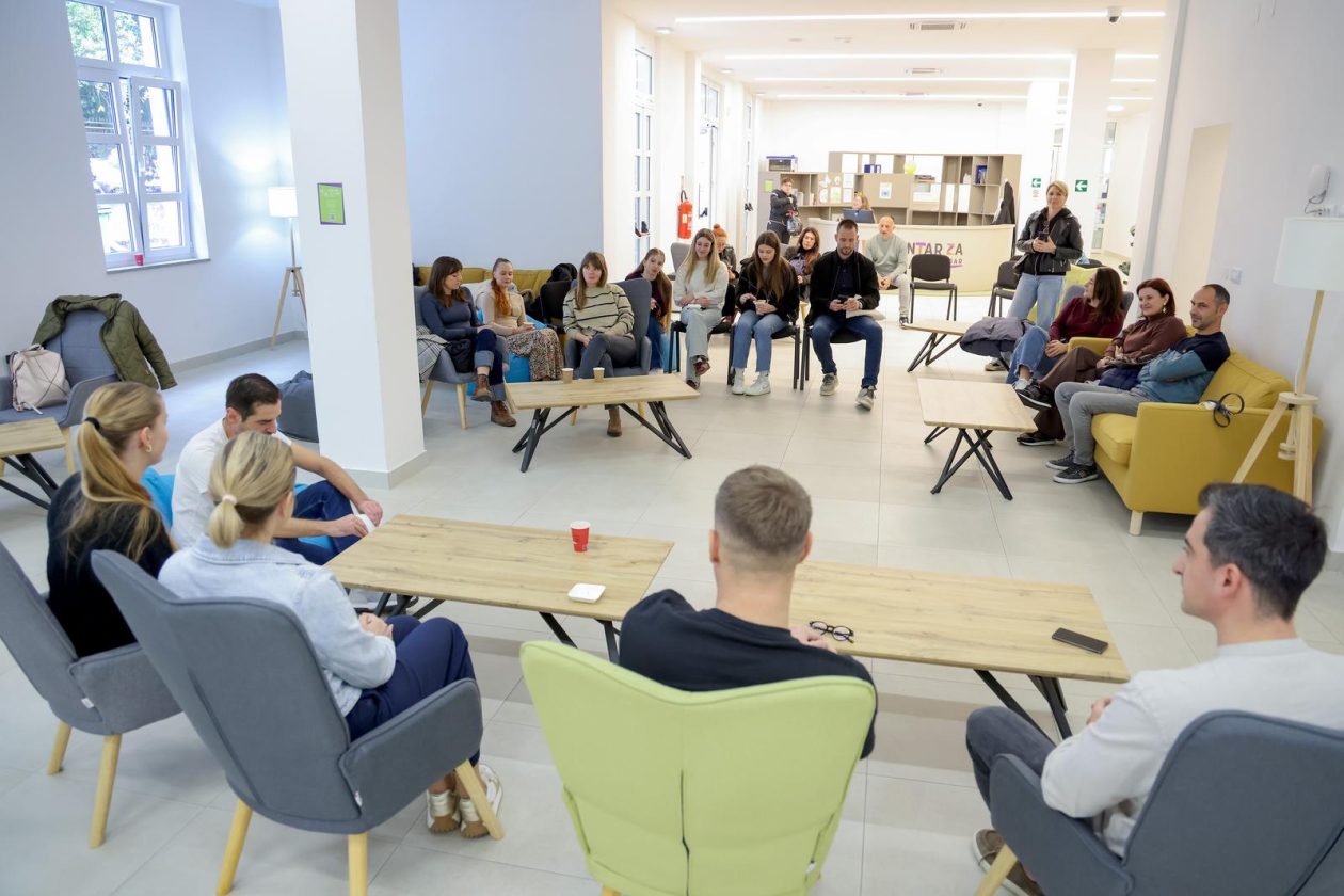 Ulična umjetnost u sklopu proslave Dana grada Zadra – novi murali niknuli kod Centra za mlade