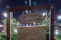 Bozicne jelke prodaju se na brojnim lokacijama