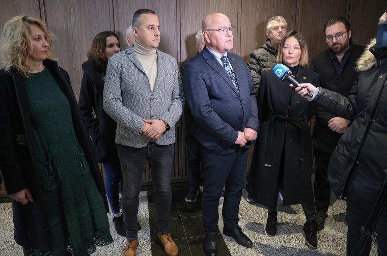 Zadar: Konferencija za medije Damira Biloglava na temu aktualnosti u radu stranke i formiranje „Vukovarske koalicije“