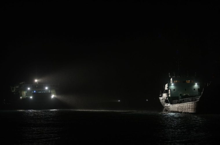 Zadar: Trajekt “Jadran” dovezao putnike sa potonulog katamarana “Melita” u luku Gaženica